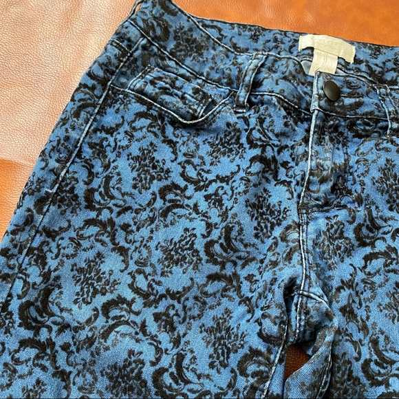Forever 21 Velvet Pattern Blue Jeans | Skinny | Mid Rise | 24 - Picture 2 of 6